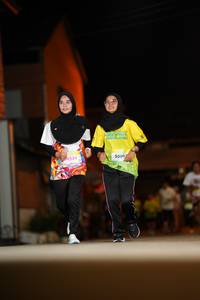 BIB: 0534, 50042
                            <button type="button" onclick="openModal(21743479)" class="btn btn-primary btn-sm float-right btn-popup" data-toggle="modal" data-target=".modal-high-quality">
                        <i class="fas fa-shopping-cart"></i> Add to Cart
                    </button>
                                            <button type="button" onclick="isThisMe(21743479, true)" class="btn btn-success btn-sm float-right btn-popup btn-isme hidden" data-toggle="tooltip" data-placement="bottom" title="นี่คือรูปของคุณใช่ไหม คลิกที่นี่เพื่อเอาเข้าอัลบั้ม">
                        <i class="fas fa-plus"></i> Add to album
                    </button>
                    <button type="button" onclick="isThisMe(21743479, false)" class="btn btn-warning btn-sm float-right btn-popup btn-isnotme hidden">
                        <i class="fas fa-ban"></i> Remove from album
                    </button>